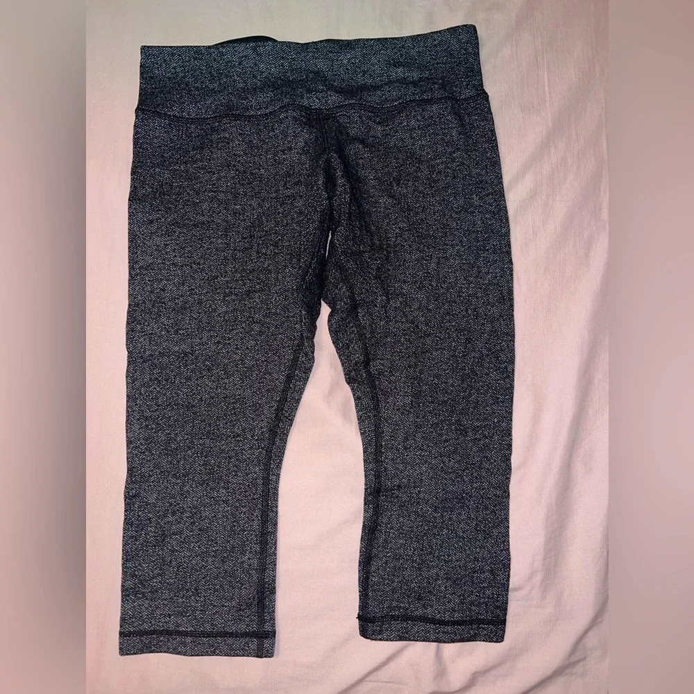 Lululemon Heathered Herringbone Capri Leggings Size 10